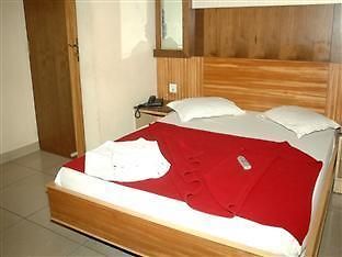 Ug Grand Hotel Μπανγκαλόρ Εξωτερικό φωτογραφία