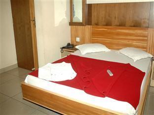 Ug Grand Hotel Μπανγκαλόρ Εξωτερικό φωτογραφία